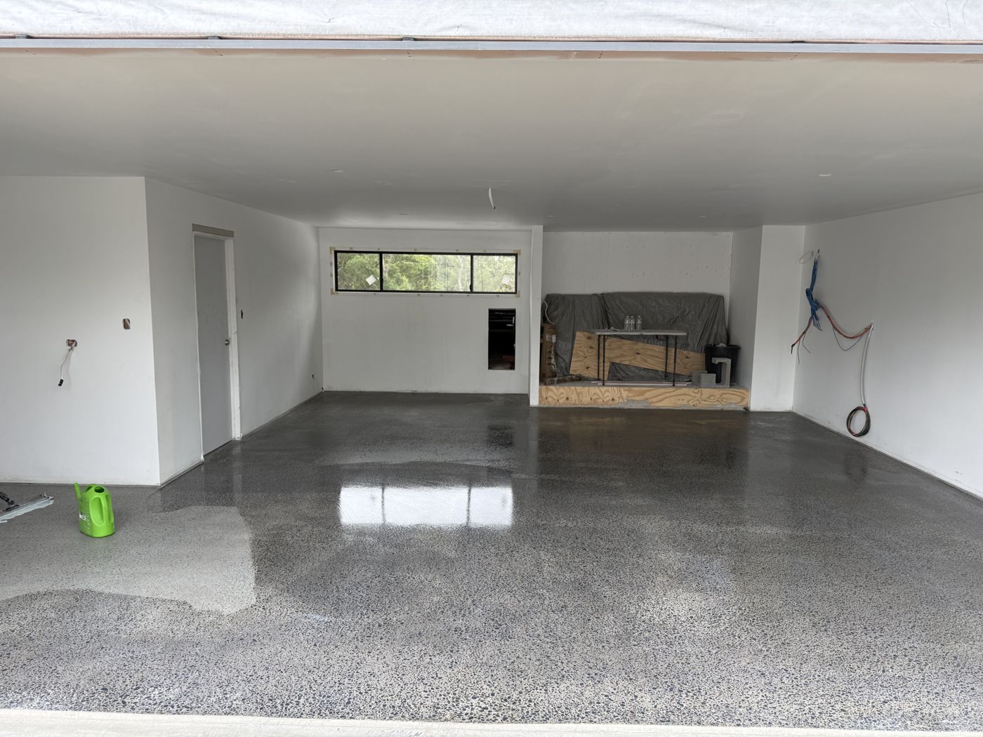 Full exposure polished concrete floor