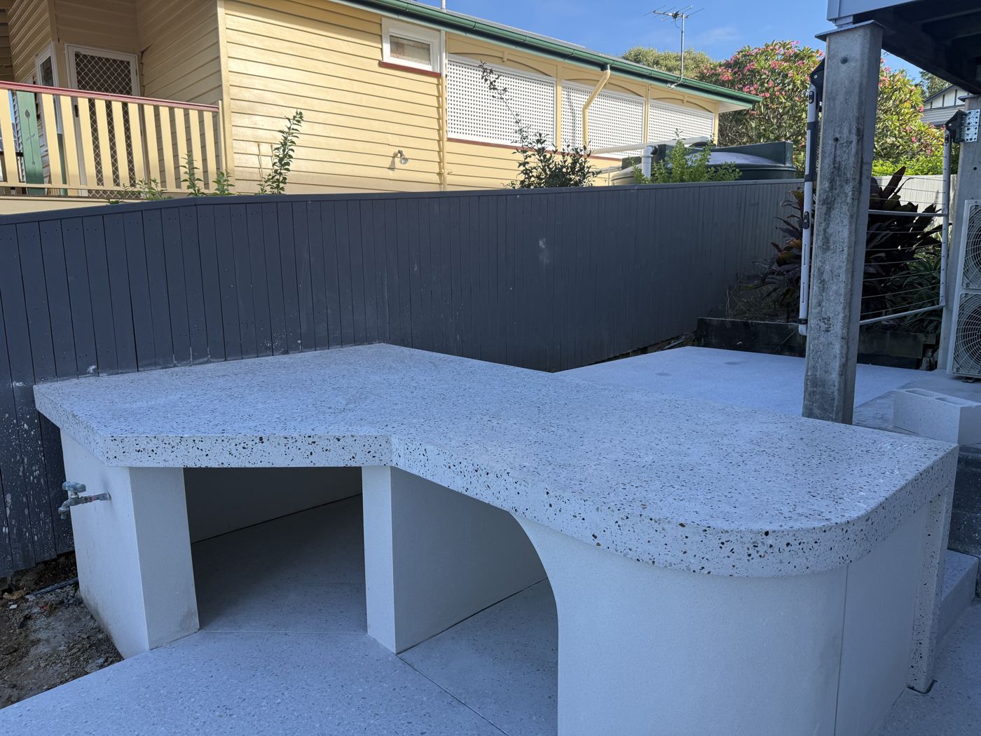 Full exposure concrete bench seat